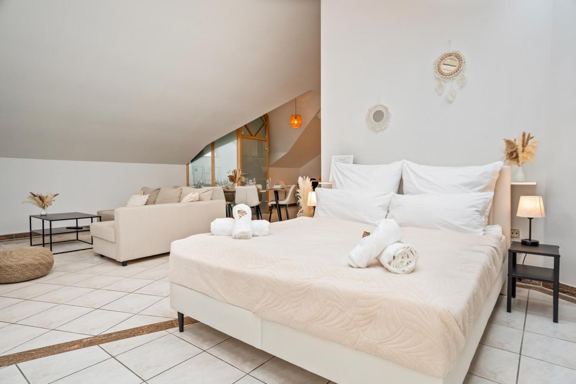 Stadtoase Fulda Mit Flair - Whirlpool, Balkon, 2Xparkplaetze, Highspeed Wlan Εξωτερικό φωτογραφία